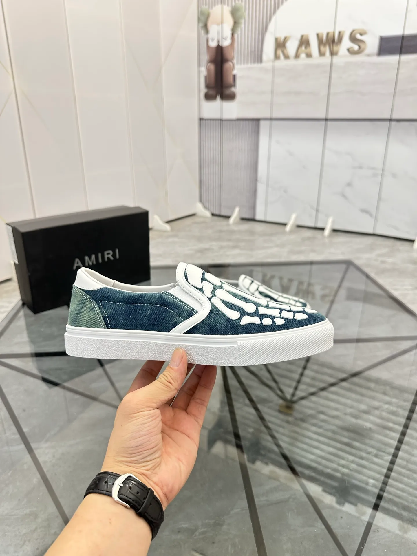 Men's shoes for sale 💰: 💰P420¥ Product trademark: AMIRI*「EMIR*] slip-on Regular size: 38-44 (can be customized to 37.45.46) Product materials: Upper imported original fabric spliced ​​cowhide, breathable lining, original outsole. No.: 1023